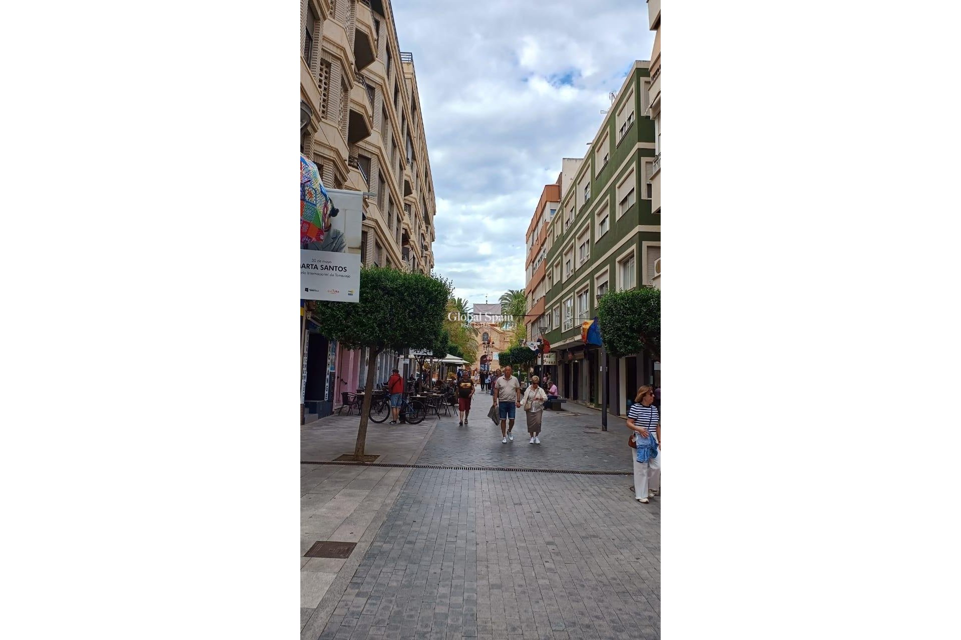 Odsprzedaż - WILLA  -
TORREVIEJA - Torrevieja