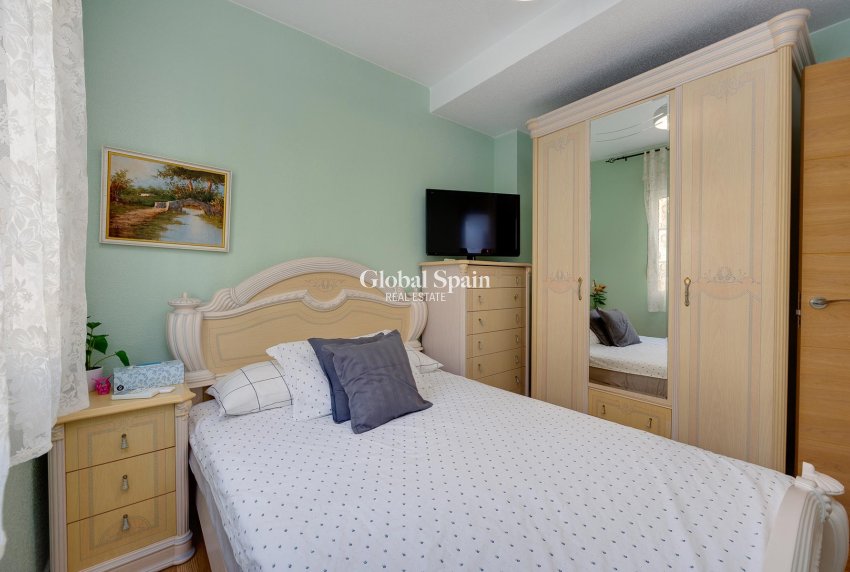 Odsprzedaż - WILLA  -
TORREVIEJA - 