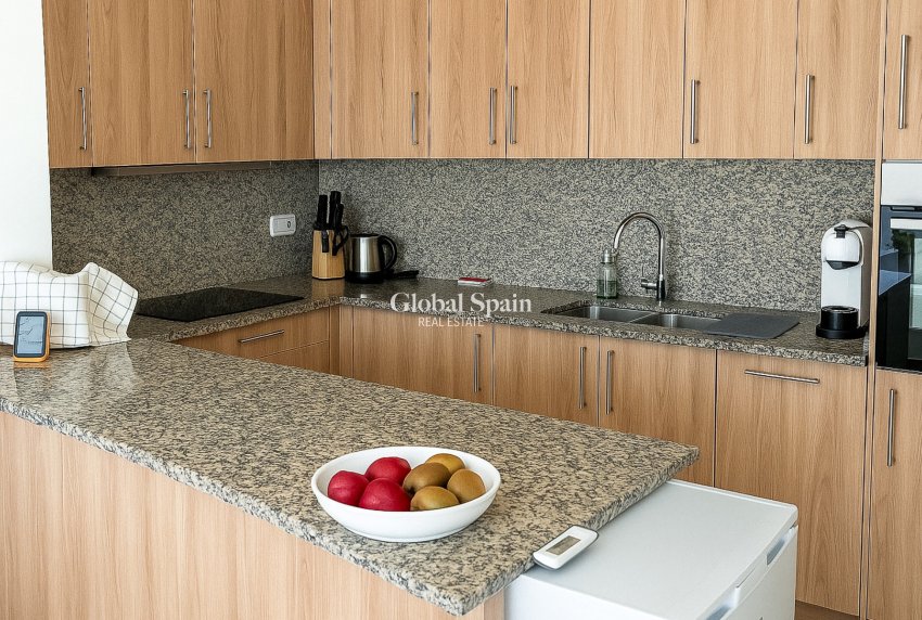 Odsprzedaż - WILLA  -
TORREVIEJA - 