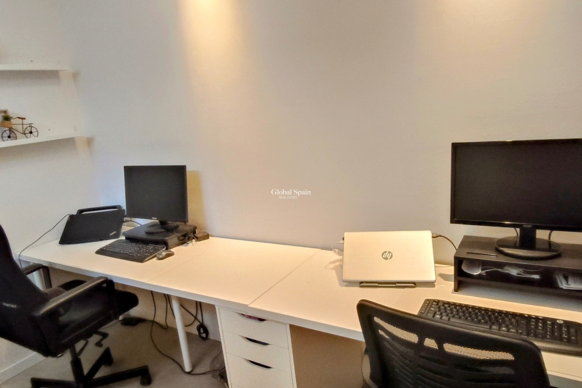 Odsprzedaż - WILLA  -
TORREVIEJA - 