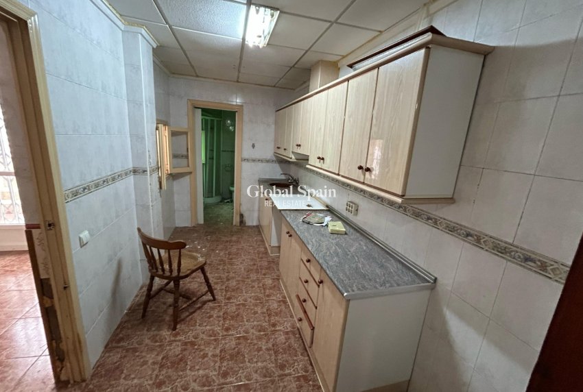 Odsprzedaż - WILLA  -
TORREVIEJA - 