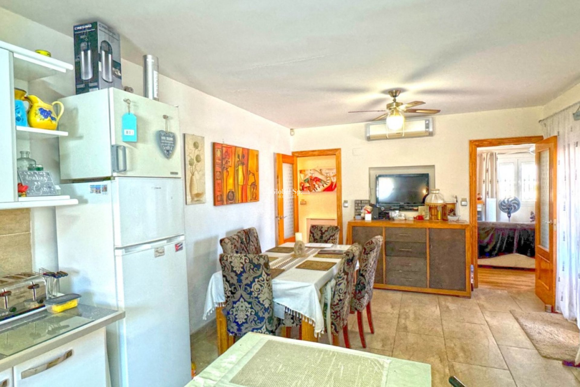 Odsprzedaż - WILLA  -
TORREVIEJA - 