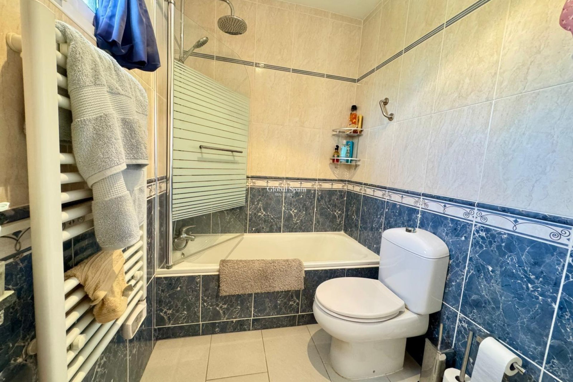 Odsprzedaż - WILLA  -
TORREVIEJA - 