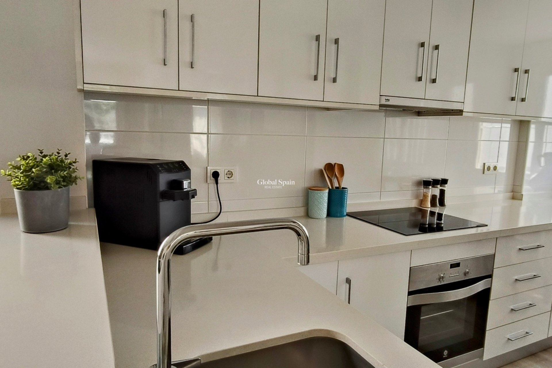 Odsprzedaż - WILLA  -
TORREVIEJA - 