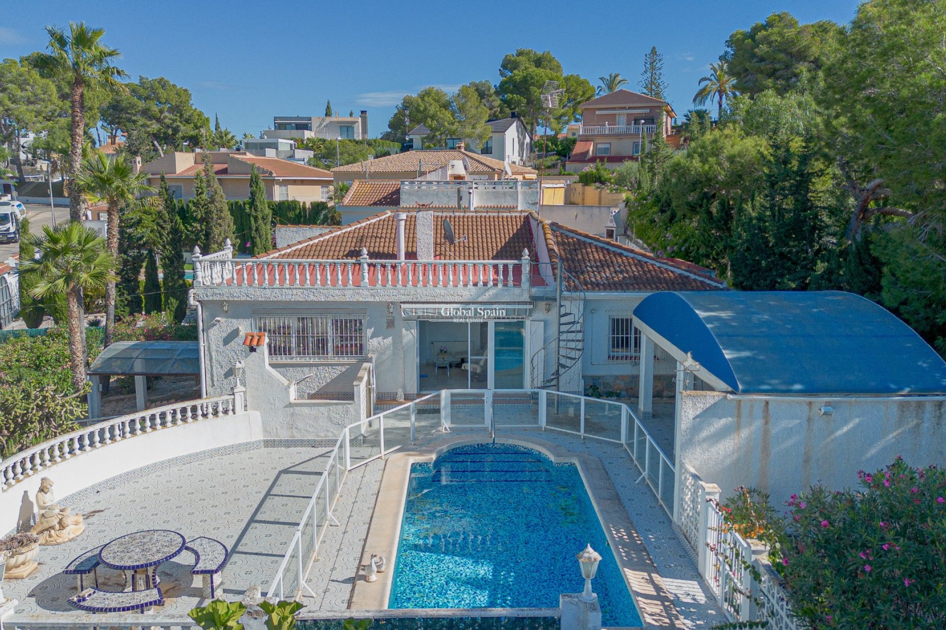 Odsprzedaż - WILLA  -
TORREVIEJA - 