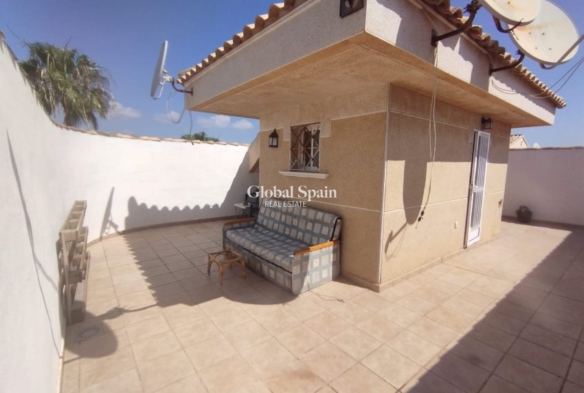 Odsprzedaż - WILLA  -
TORREVIEJA - 