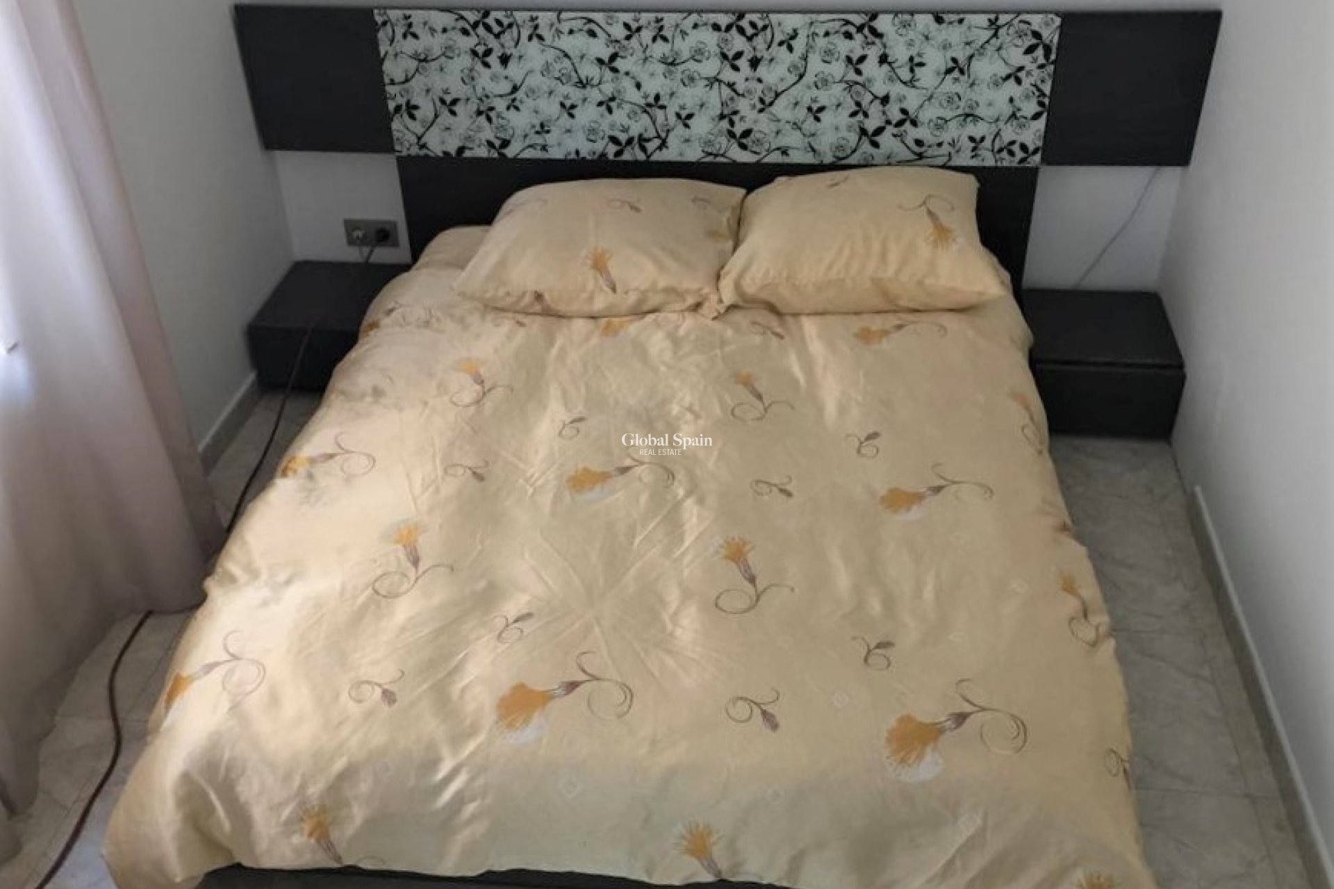 Odsprzedaż - WILLA  -
TORREVIEJA - 