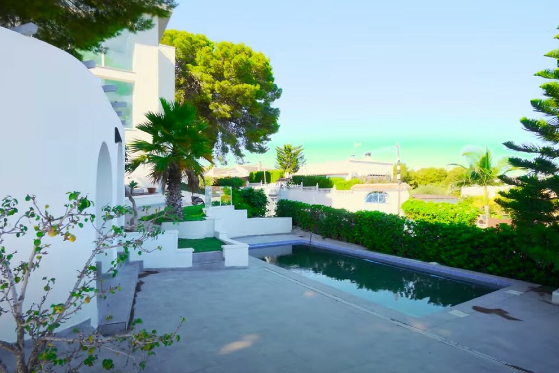 Odsprzedaż - WILLA  -
TORREVIEJA - 