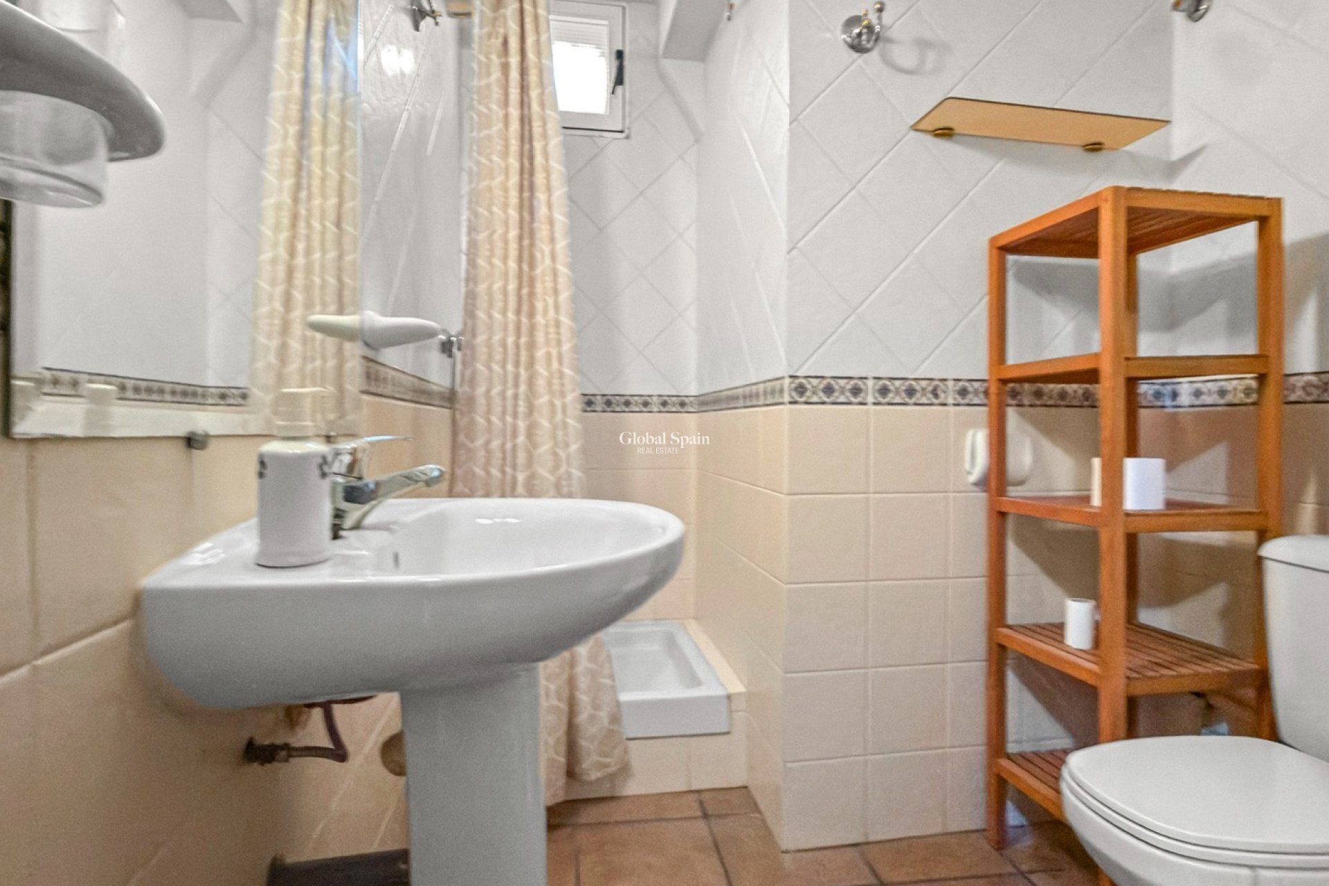 Odsprzedaż - WILLA  -
TORREVIEJA - 