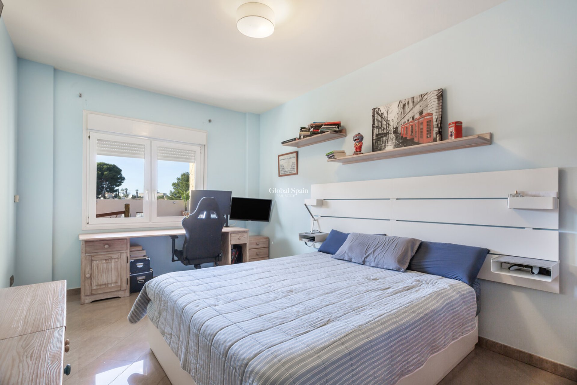 Odsprzedaż - WILLA  -
TORREVIEJA - 