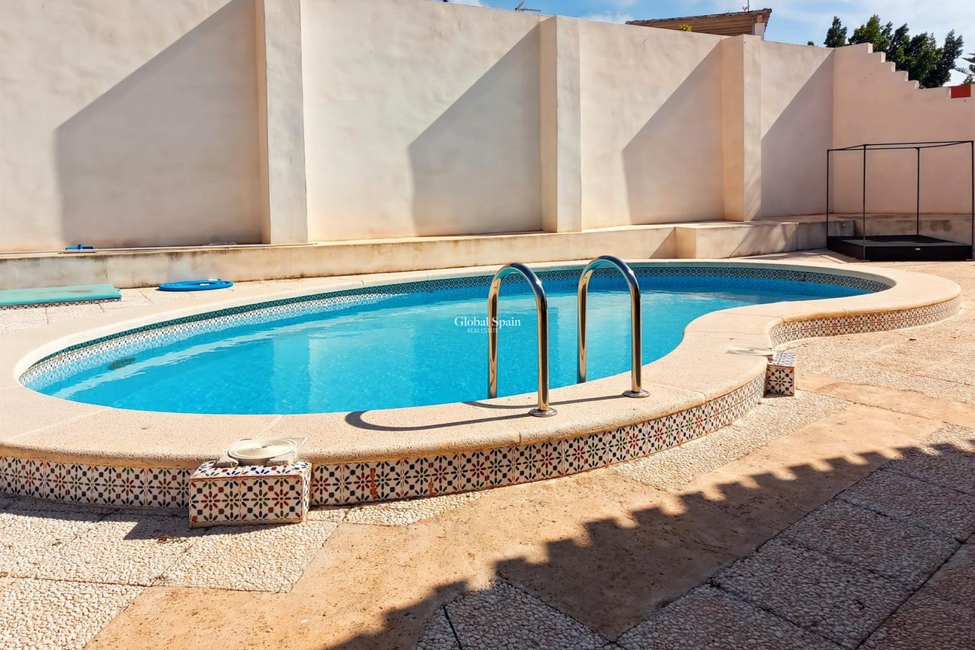 Odsprzedaż - WILLA  -
TORREVIEJA - 