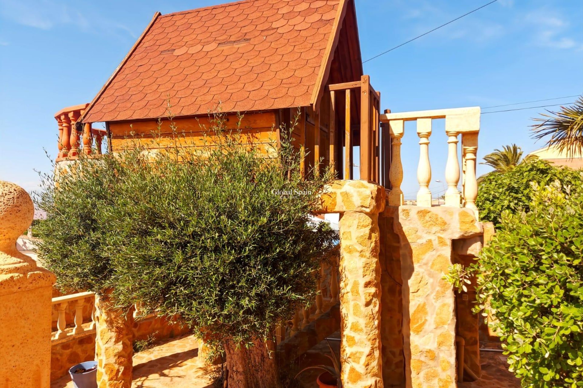 Odsprzedaż - WILLA  -
TORREVIEJA - 