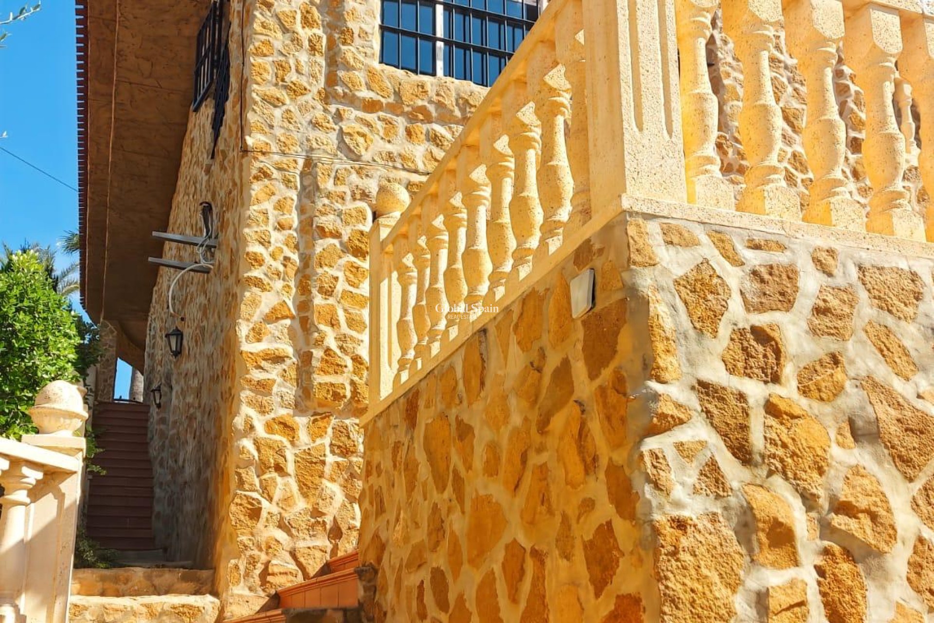 Odsprzedaż - WILLA  -
TORREVIEJA - 