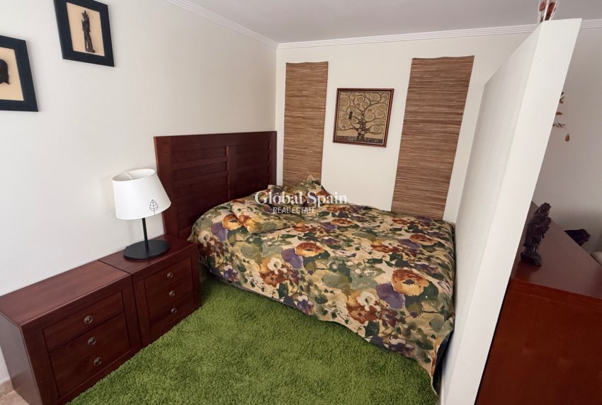 Odsprzedaż - WILLA  -
TORREVIEJA - 