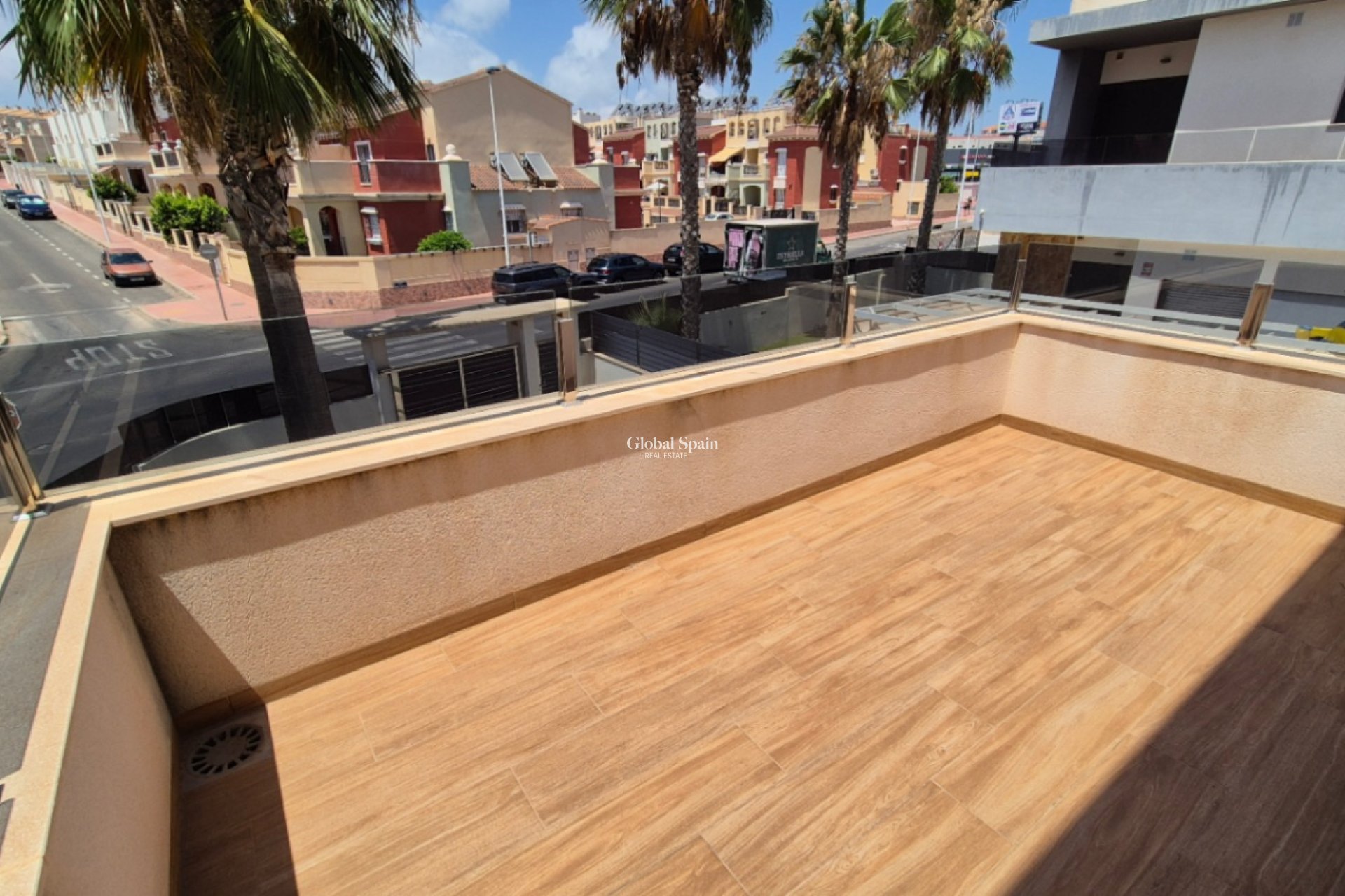 Odsprzedaż - WILLA  -
TORREVIEJA - 