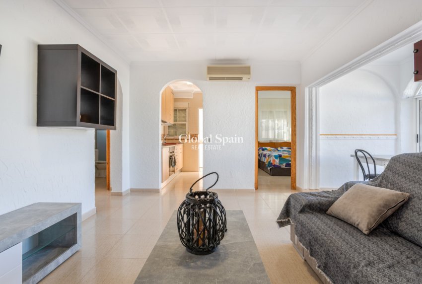 Odsprzedaż - WILLA  -
TORREVIEJA - 