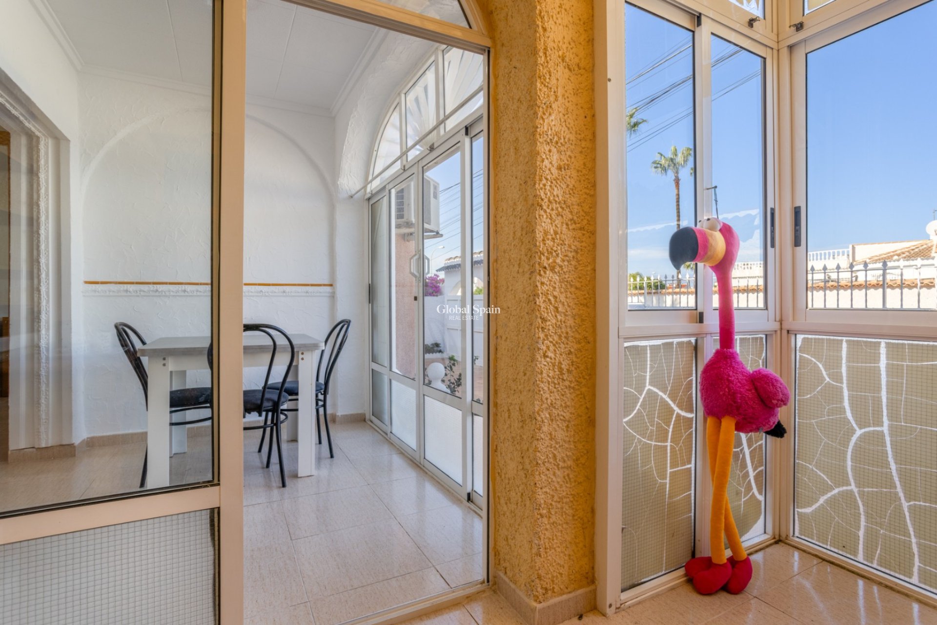 Odsprzedaż - WILLA  -
TORREVIEJA - 