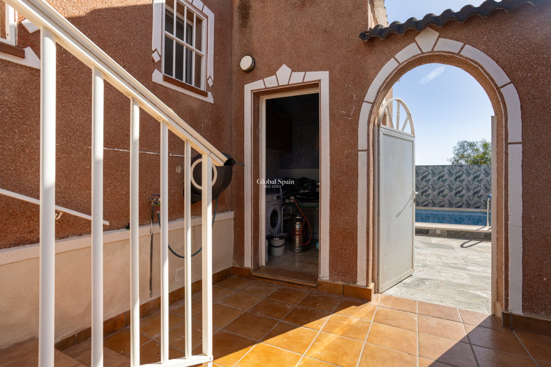 Odsprzedaż - WILLA  -
TORREVIEJA - 