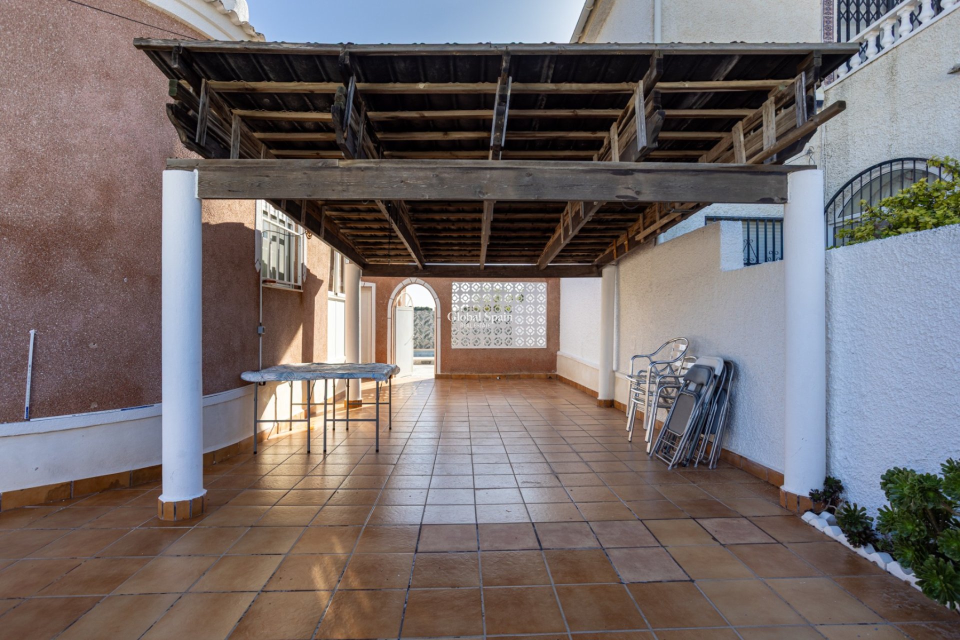 Odsprzedaż - WILLA  -
TORREVIEJA - 
