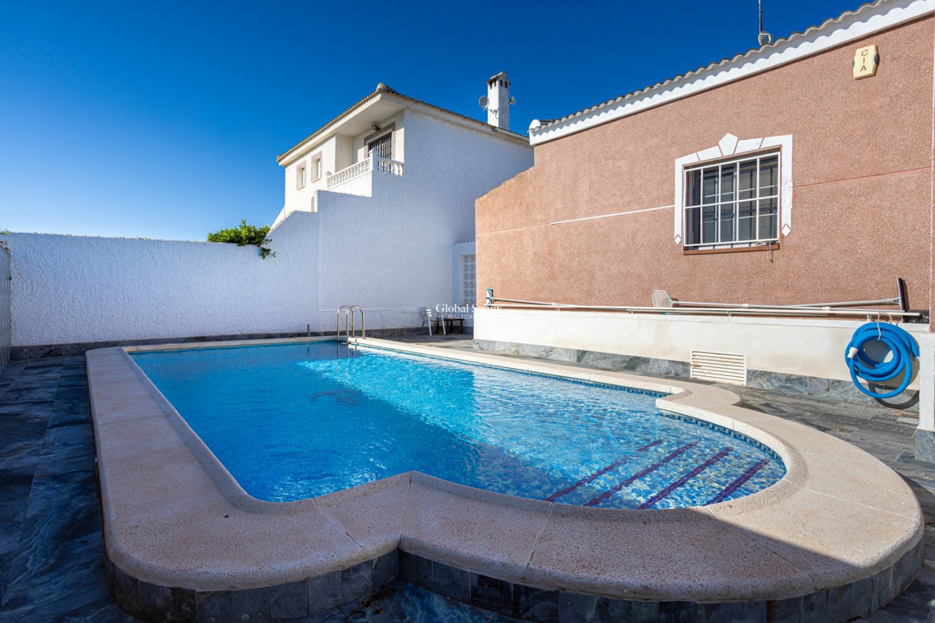 Odsprzedaż - WILLA  -
TORREVIEJA - 