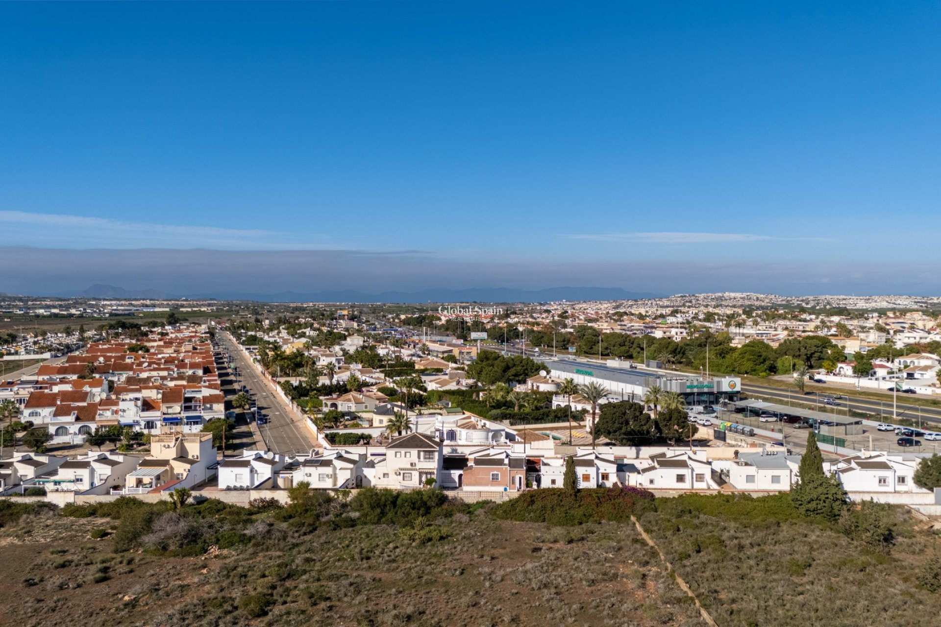 Odsprzedaż - WILLA  -
TORREVIEJA - 
