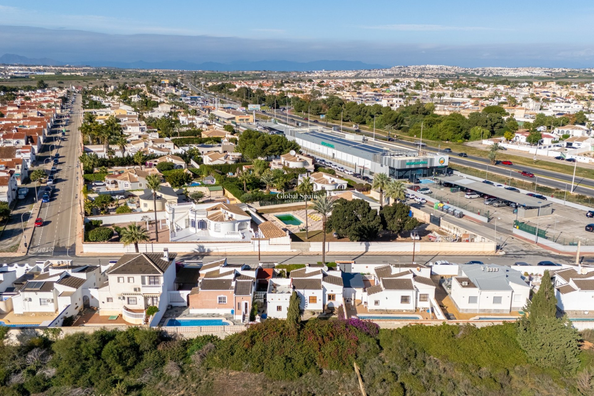 Odsprzedaż - WILLA  -
TORREVIEJA - 