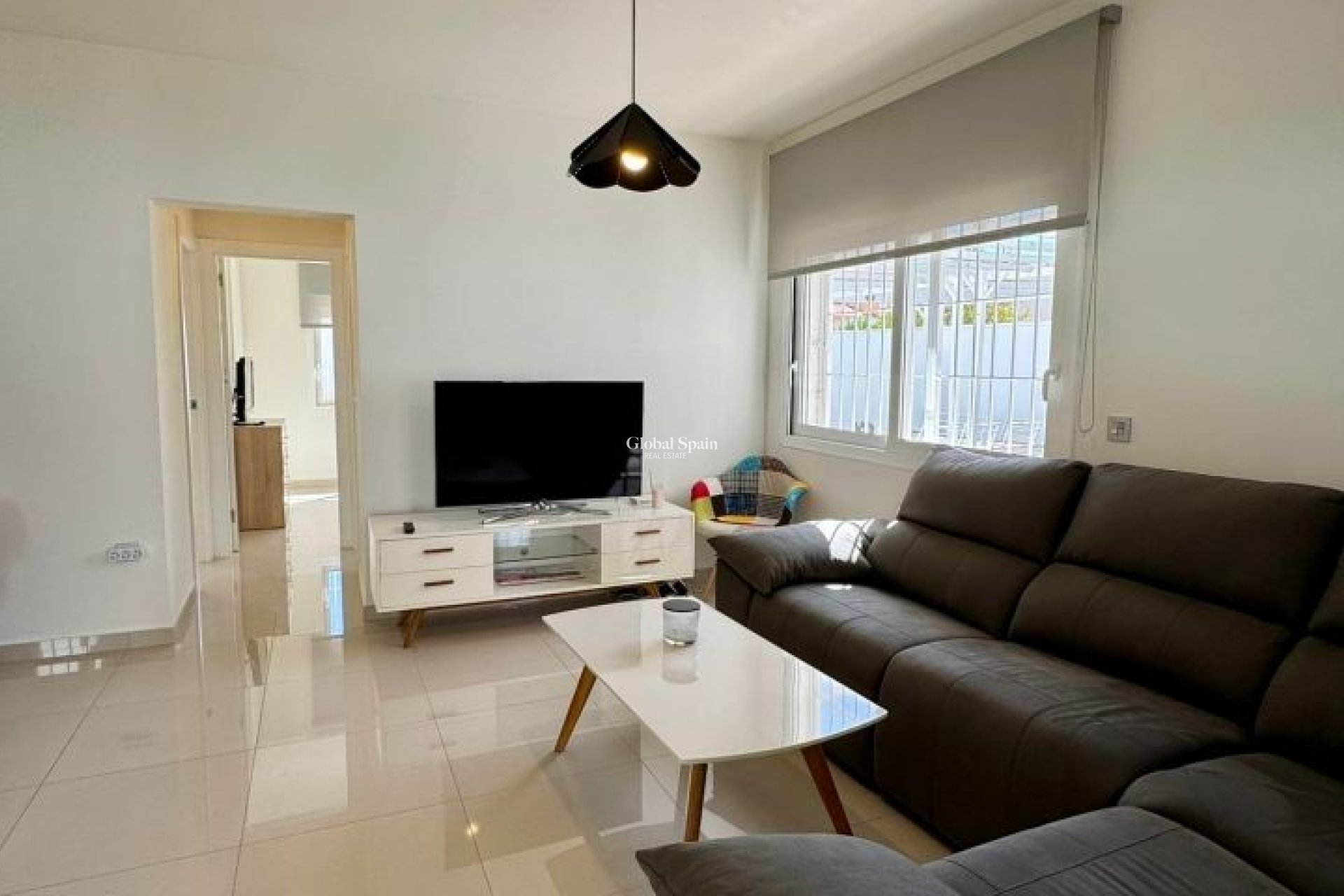 Odsprzedaż - WILLA  -
TORREVIEJA - 