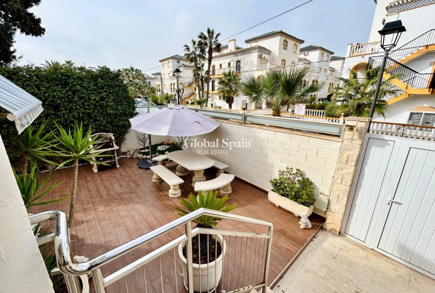 Odsprzedaż - WILLA  -
TORREVIEJA - 