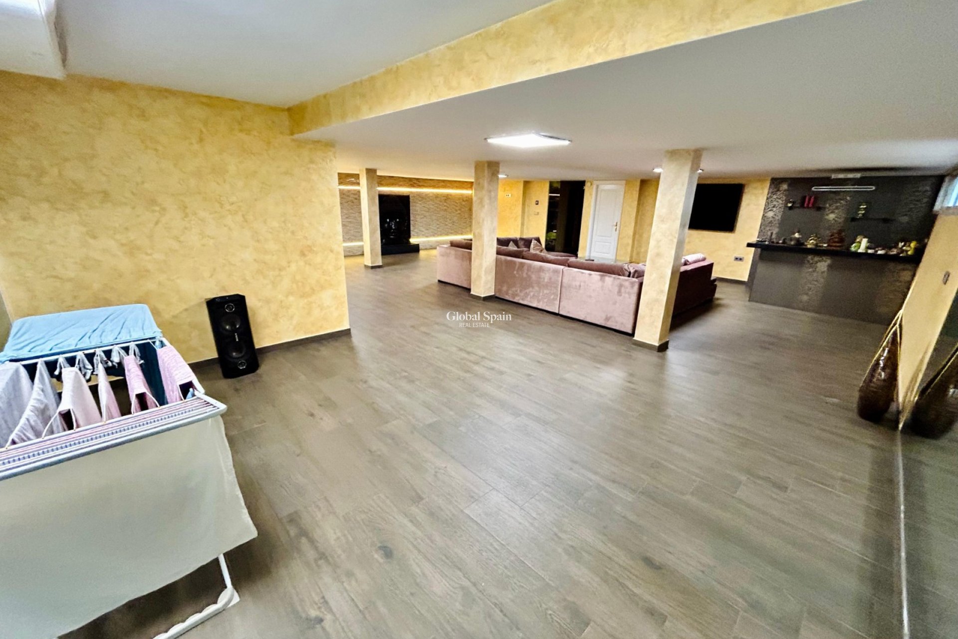 Odsprzedaż - WILLA  -
TORREVIEJA - 