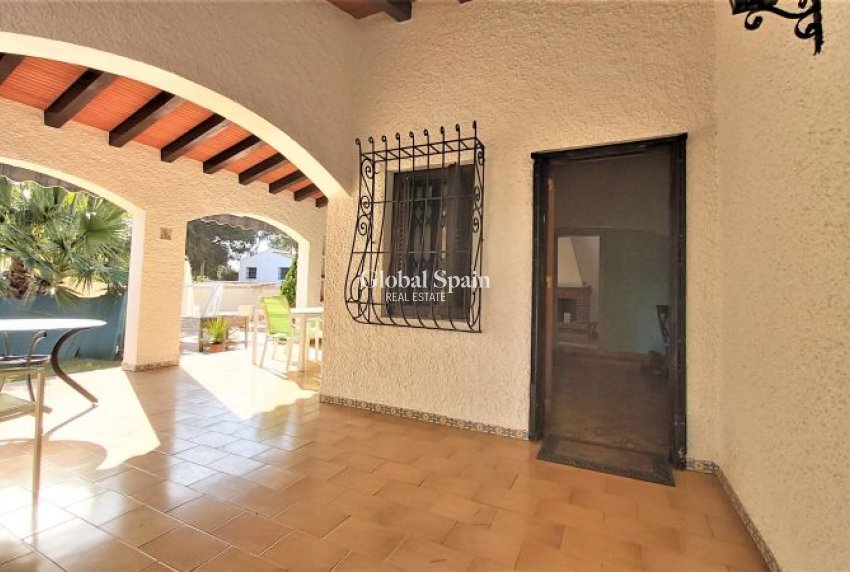 Odsprzedaż - WILLA  -
TORREVIEJA - 