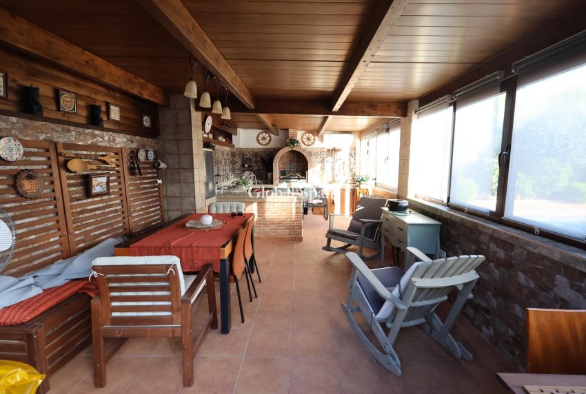 Odsprzedaż - WILLA  -
TORREVIEJA - 