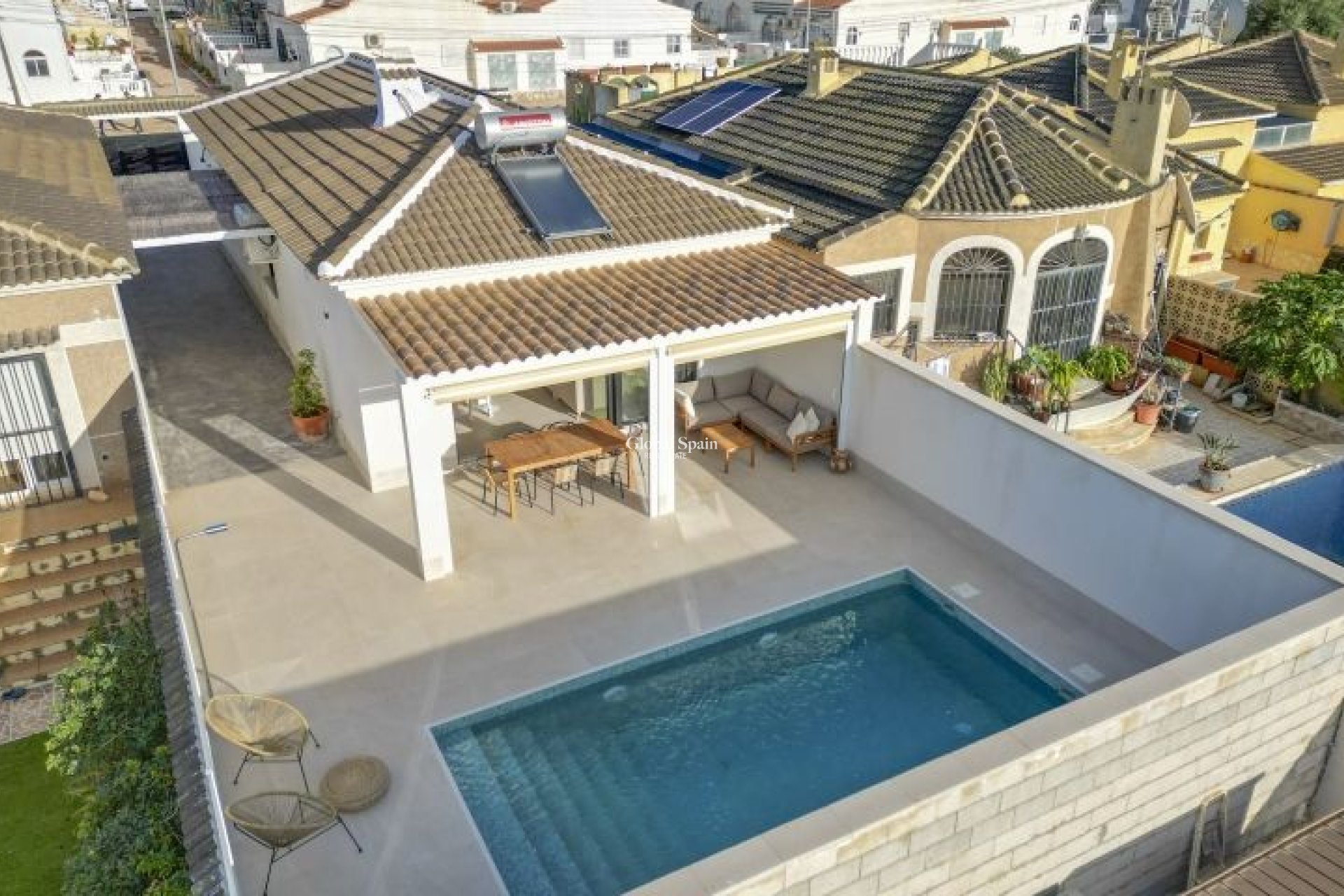 Odsprzedaż - WILLA  -
TORREVIEJA - 