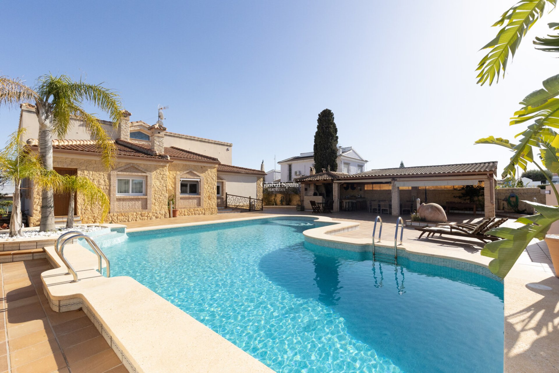Odsprzedaż - WILLA  -
TORREVIEJA - 