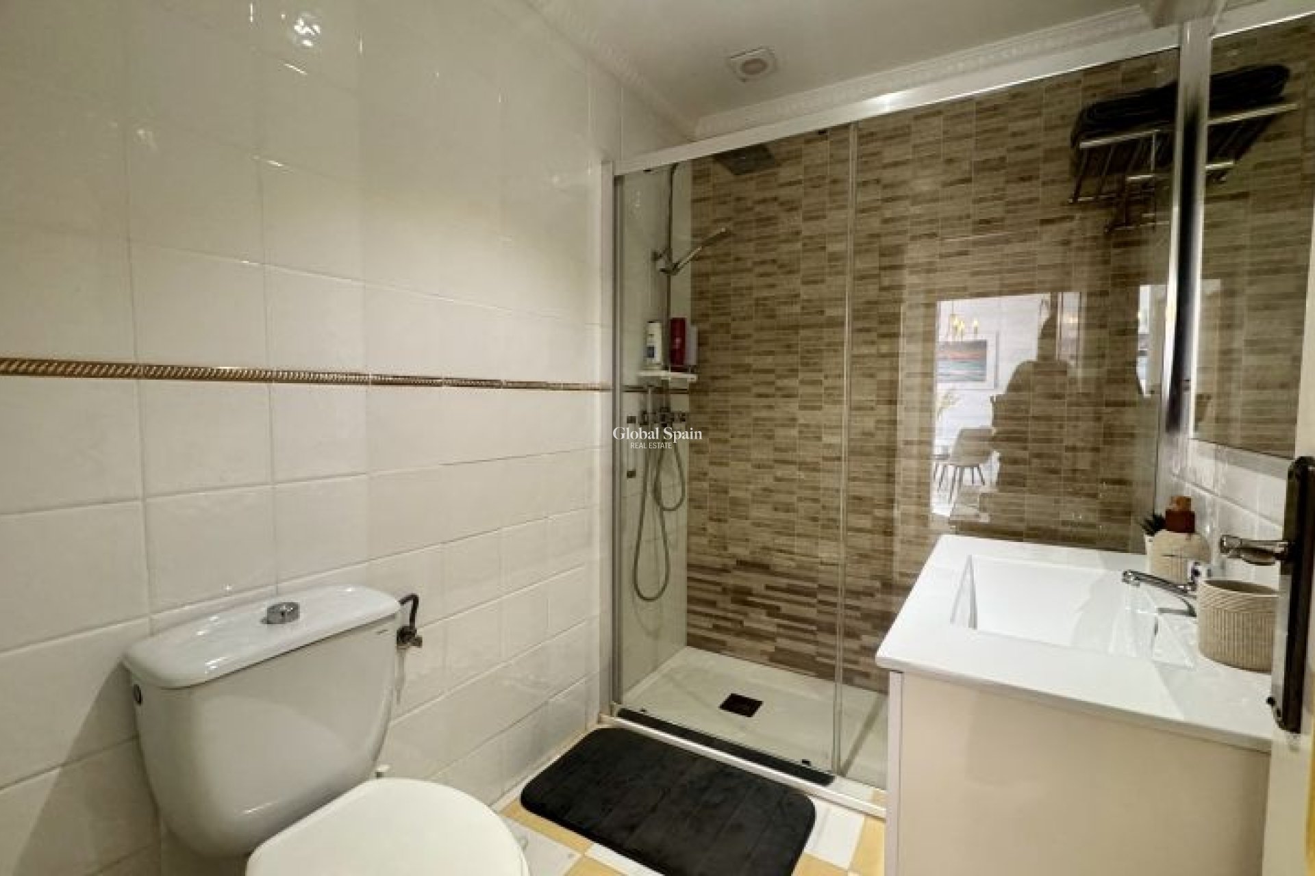 Odsprzedaż - WILLA  -
TORREVIEJA - 