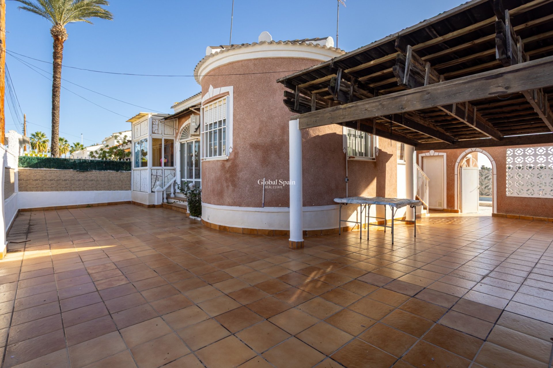 Odsprzedaż - WILLA  -
TORREVIEJA - 