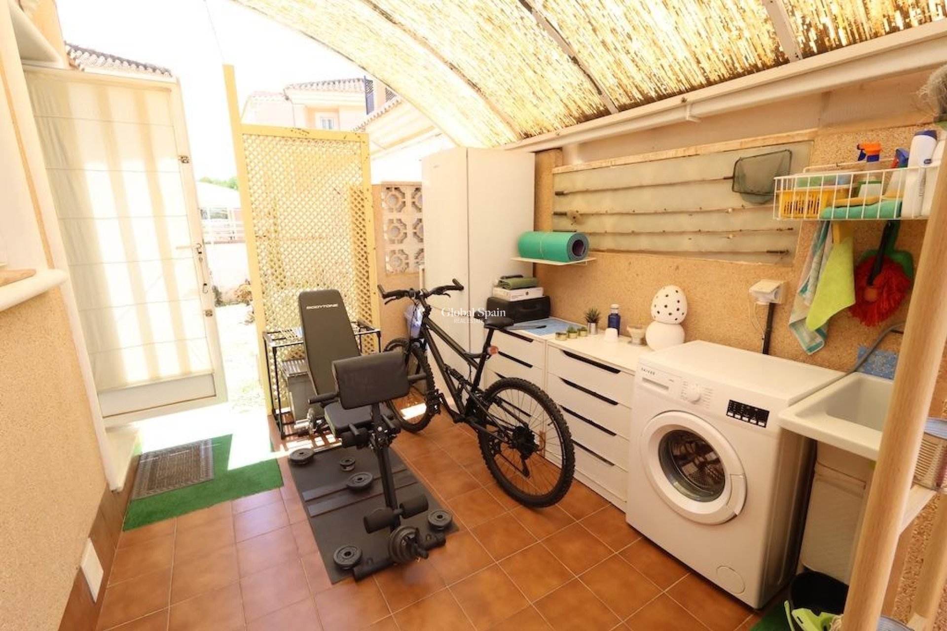 Odsprzedaż - WILLA  -
TORREVIEJA - 
