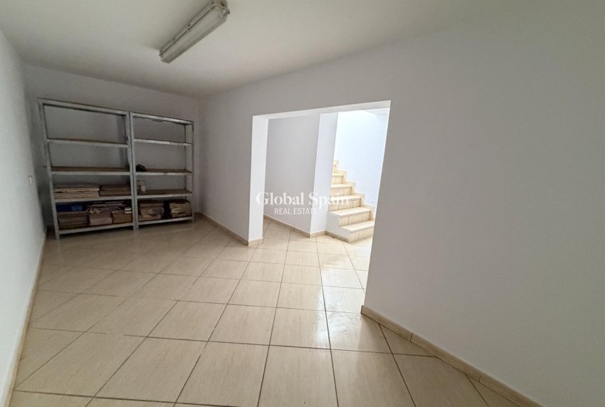 Odsprzedaż - WILLA  -
TORREVIEJA - 