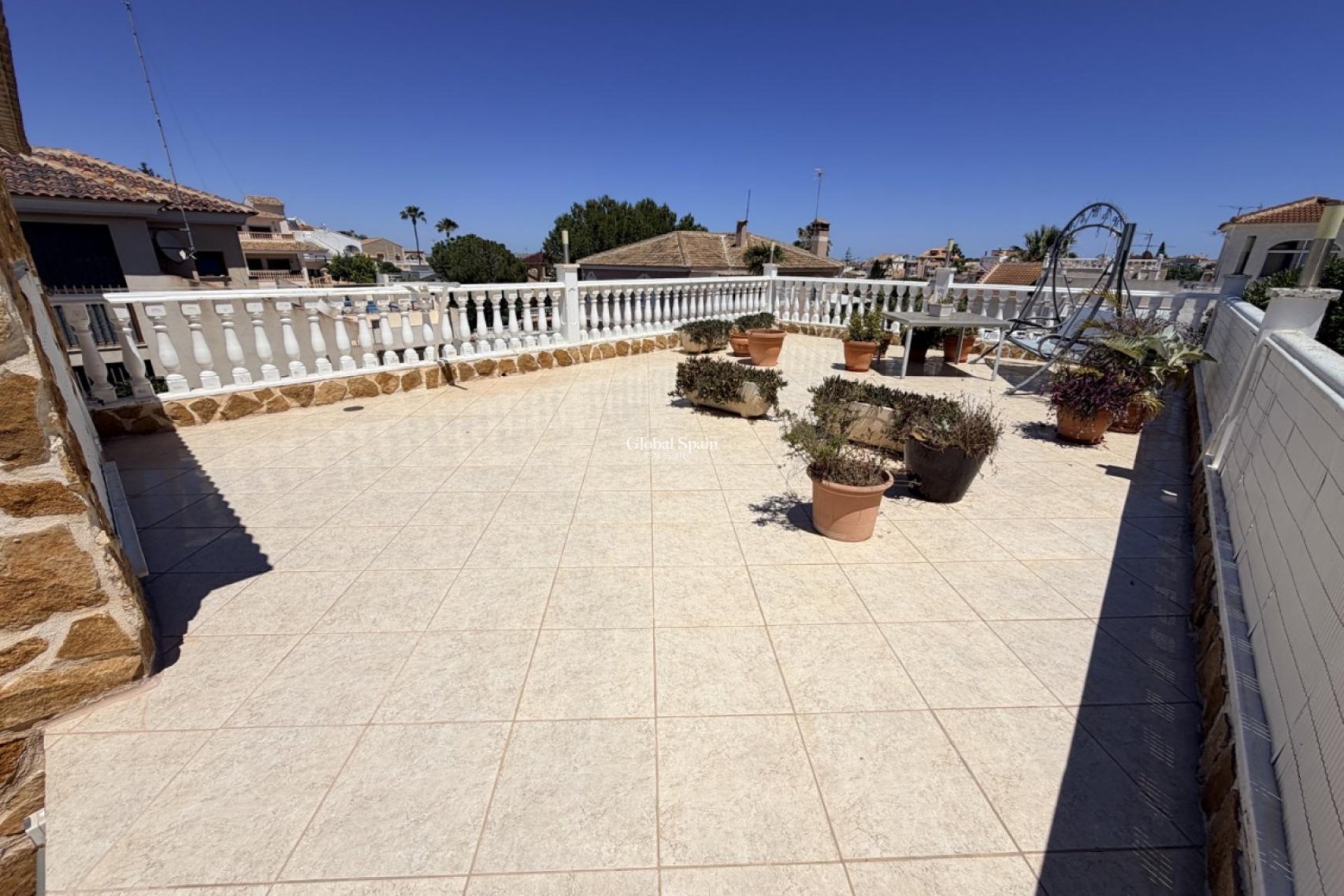 Odsprzedaż - WILLA  -
TORREVIEJA - 