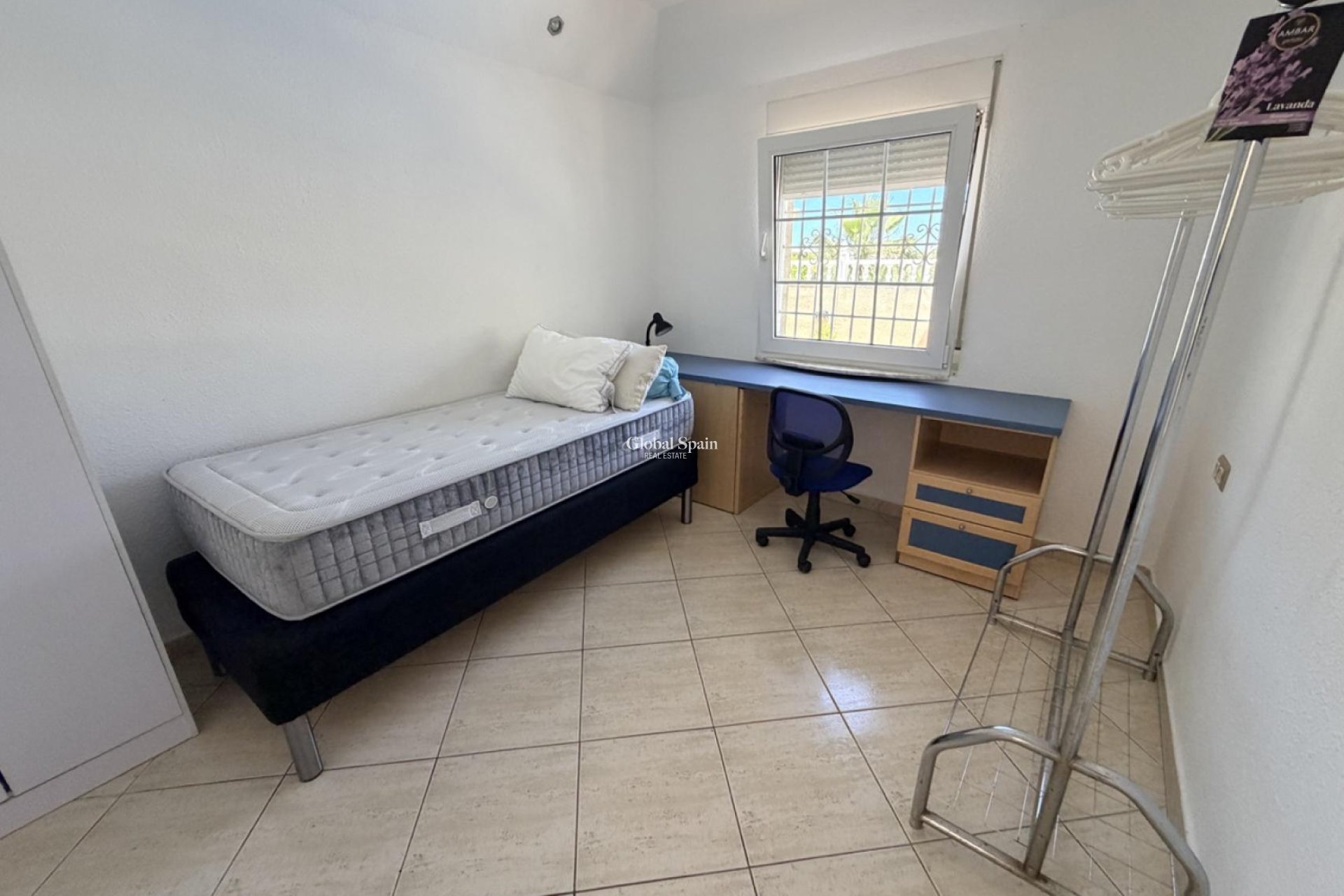 Odsprzedaż - WILLA  -
TORREVIEJA - 