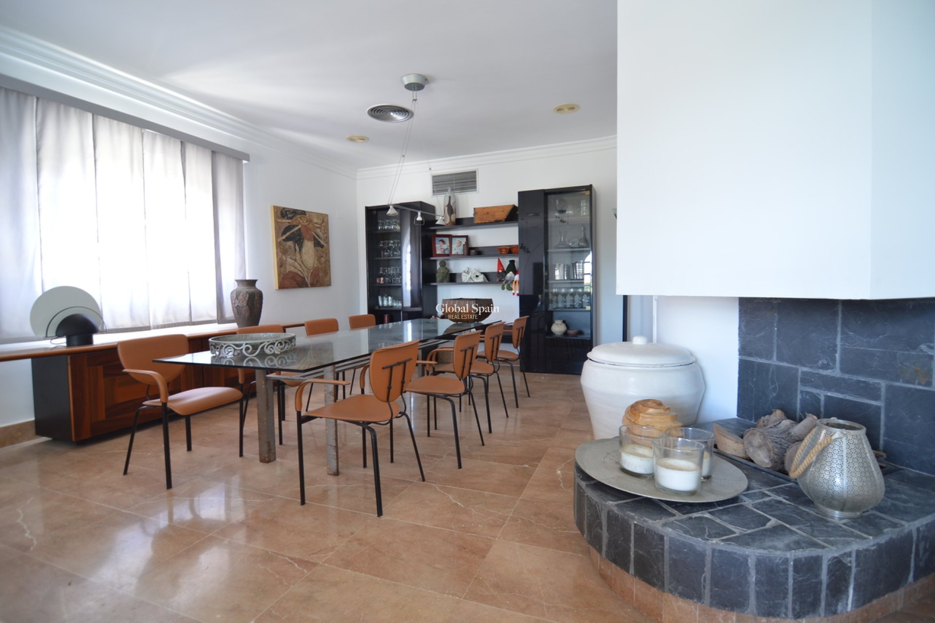 Odsprzedaż - WILLA  -
TORREVIEJA - 