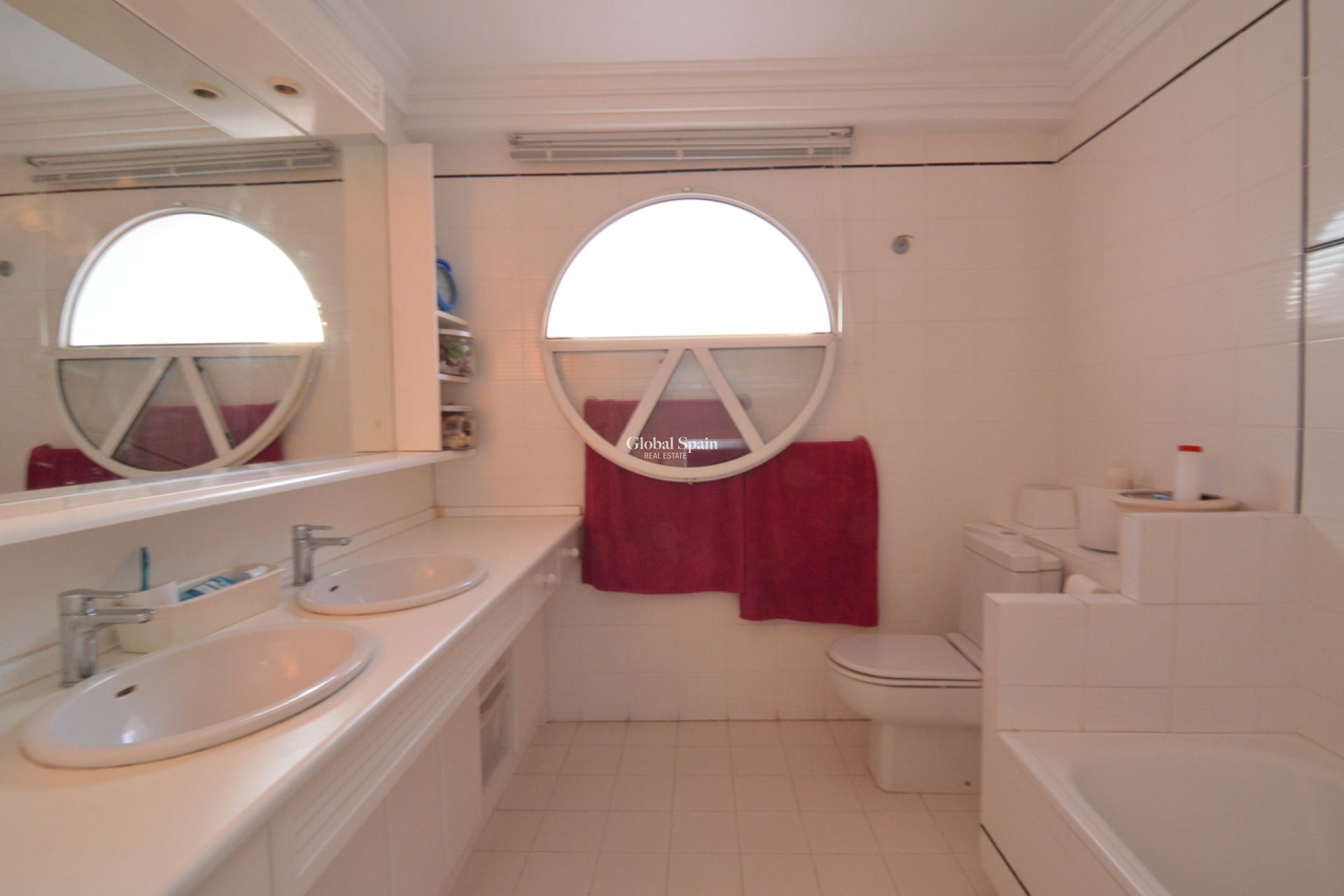 Odsprzedaż - WILLA  -
TORREVIEJA - 
