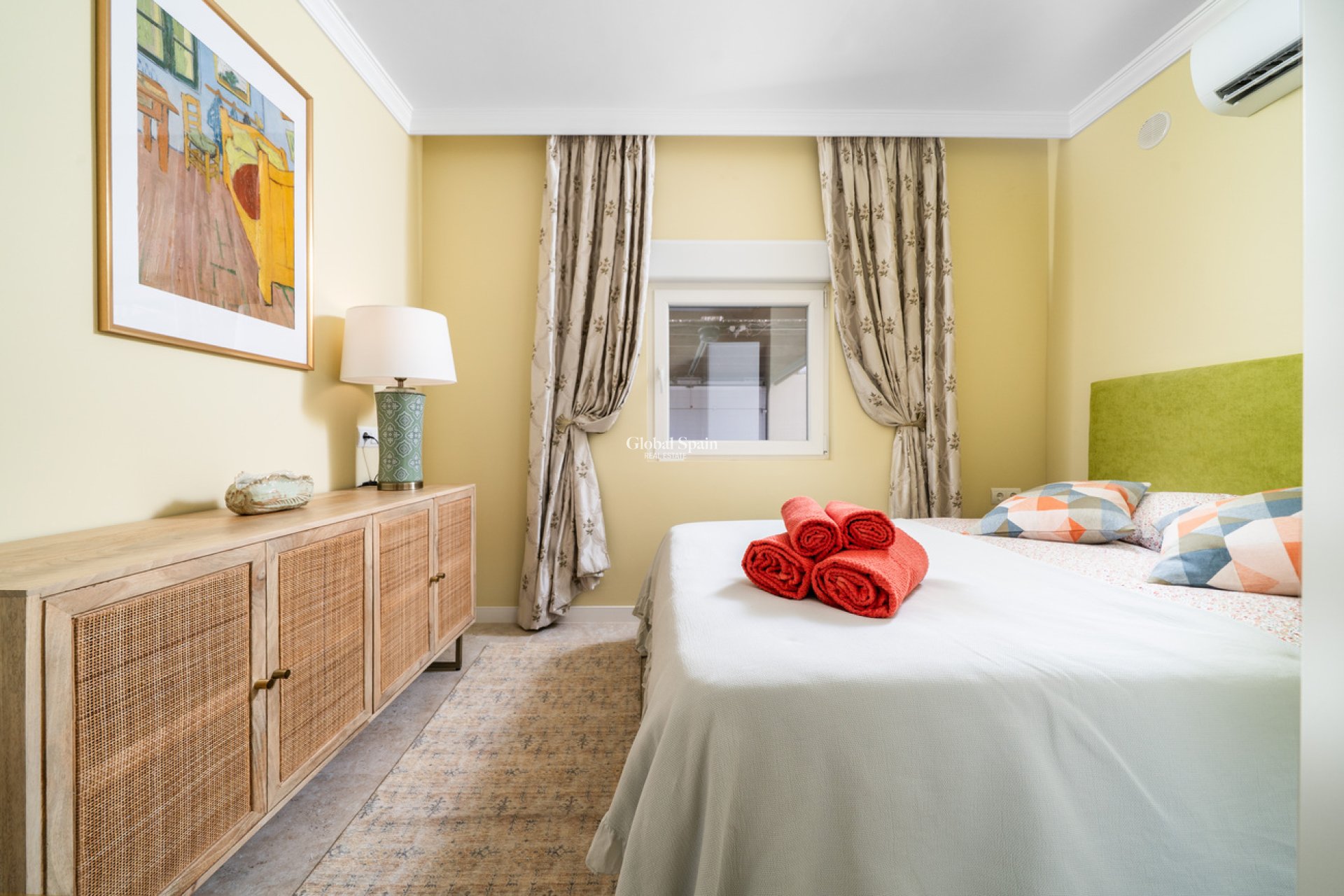 Odsprzedaż - WILLA  -
TORREVIEJA - 