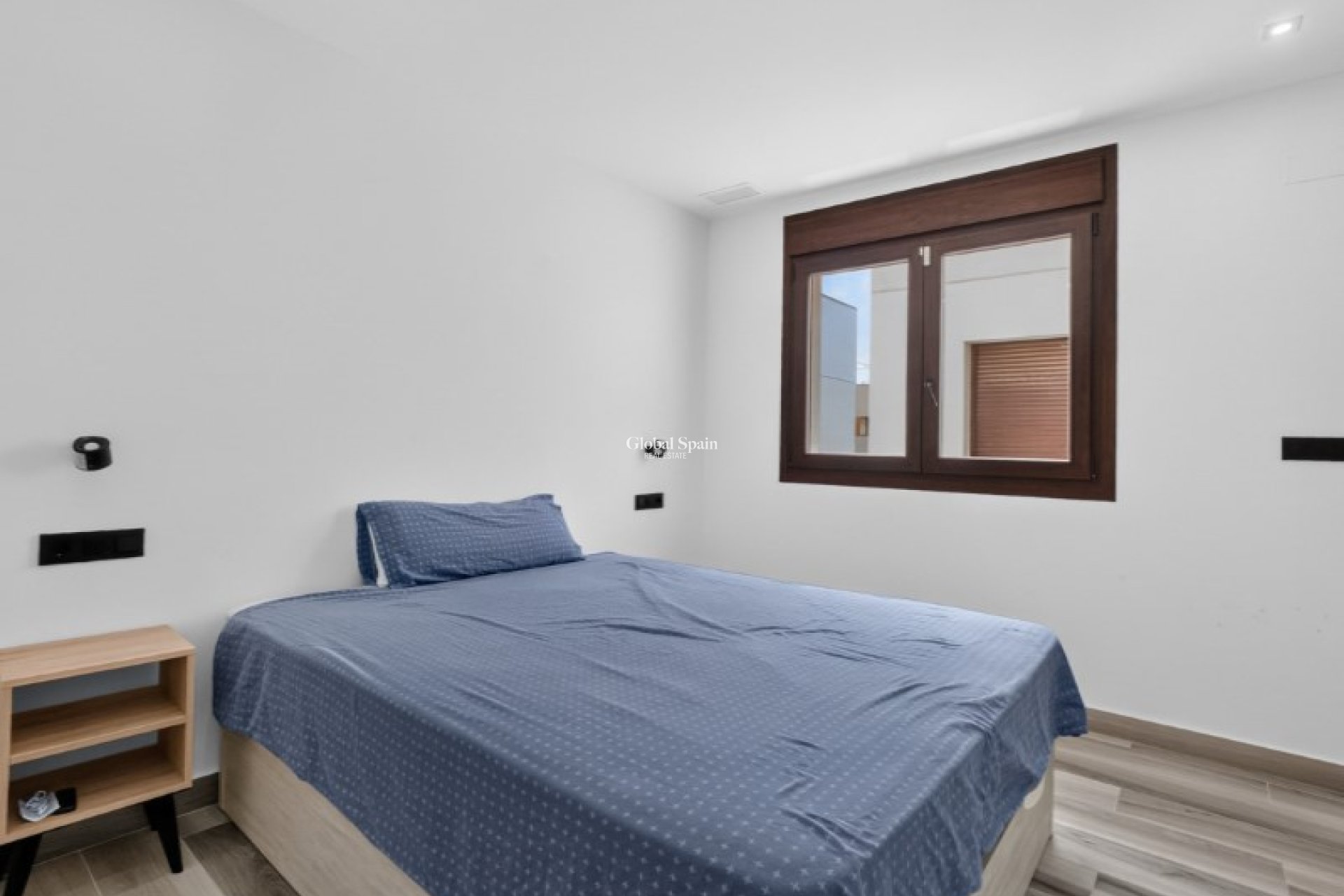 Odsprzedaż - WILLA  -
TORREVIEJA - 