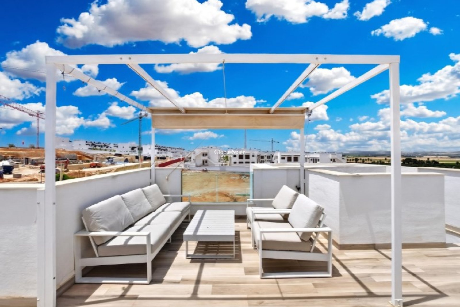 Odsprzedaż - WILLA  -
TORREVIEJA - 