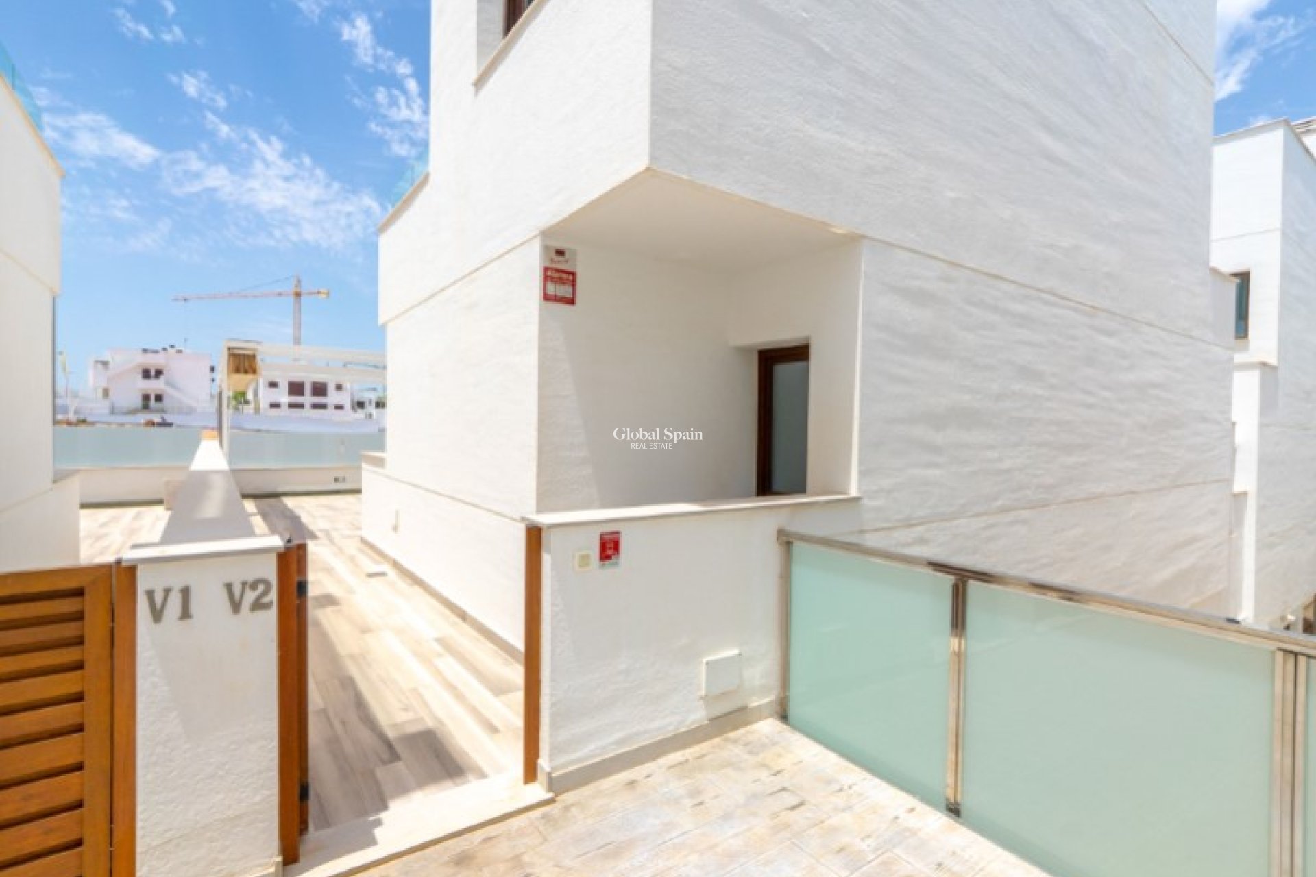 Odsprzedaż - WILLA  -
TORREVIEJA - 