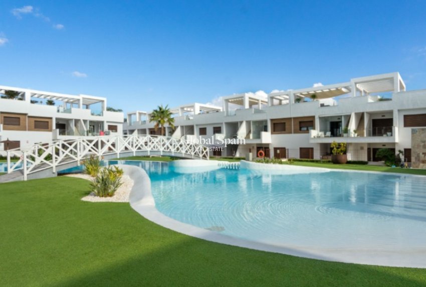 Odsprzedaż - WILLA  -
TORREVIEJA - 