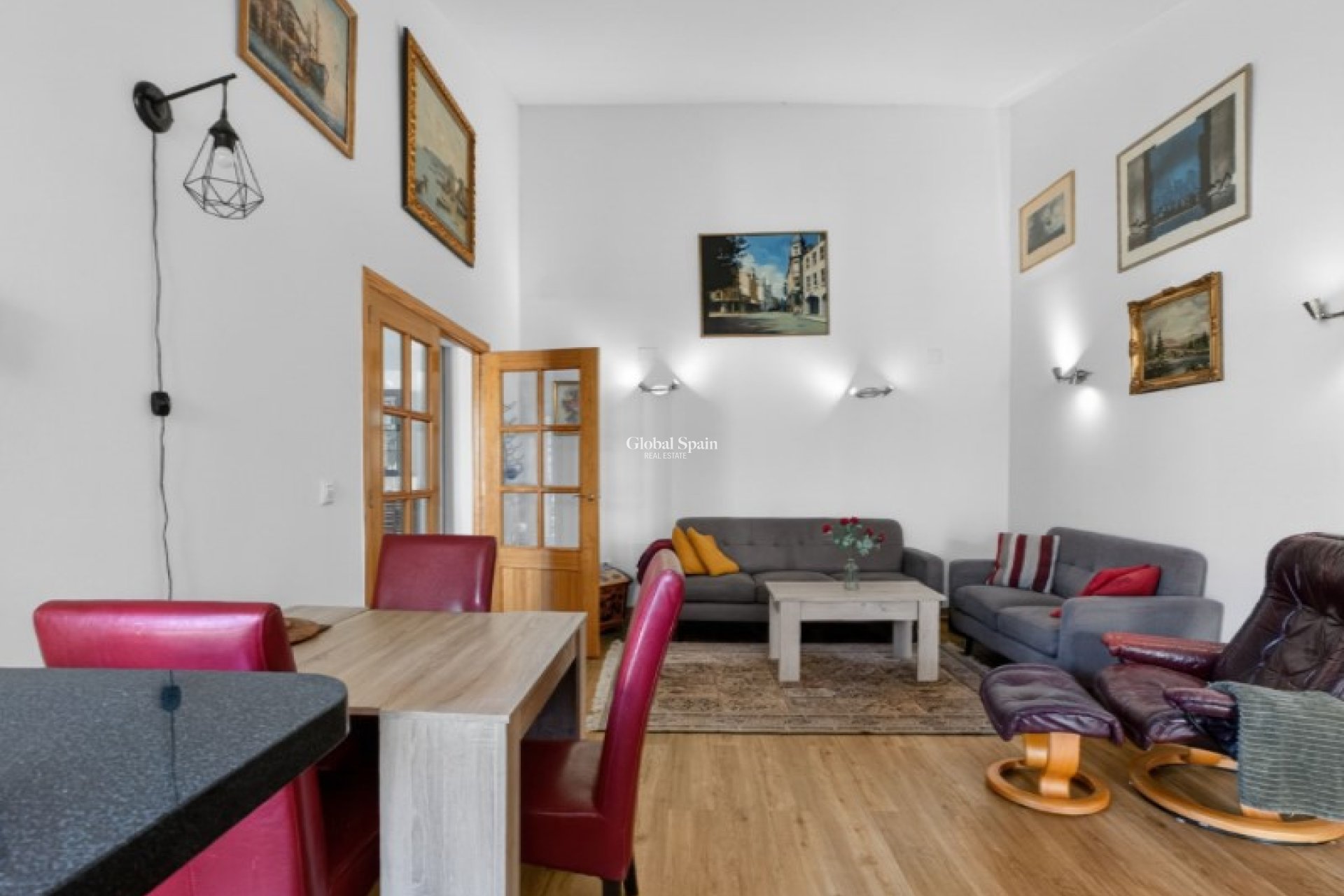 Odsprzedaż - WILLA  -
TORREVIEJA - 