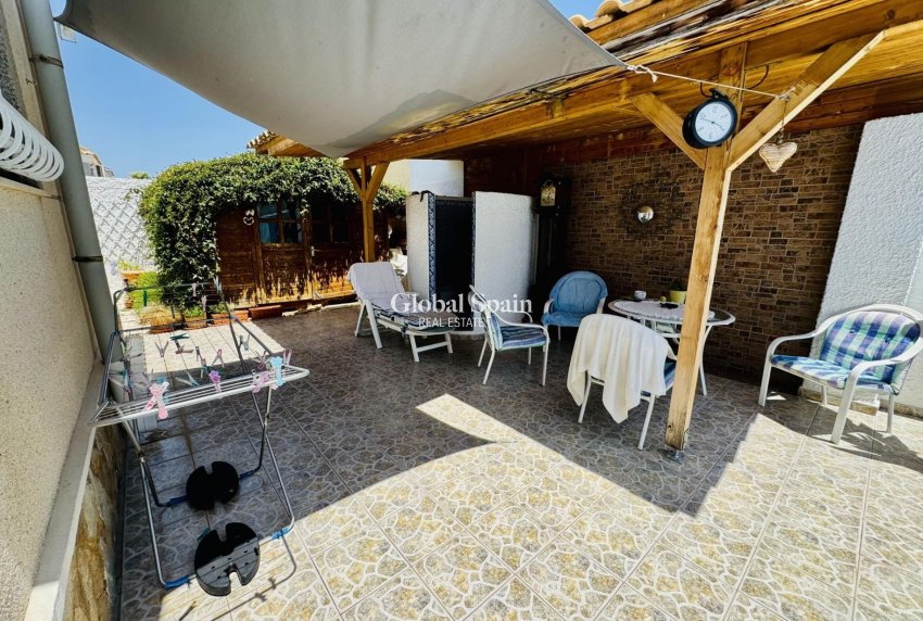 Odsprzedaż - WILLA  -
TORREVIEJA - 