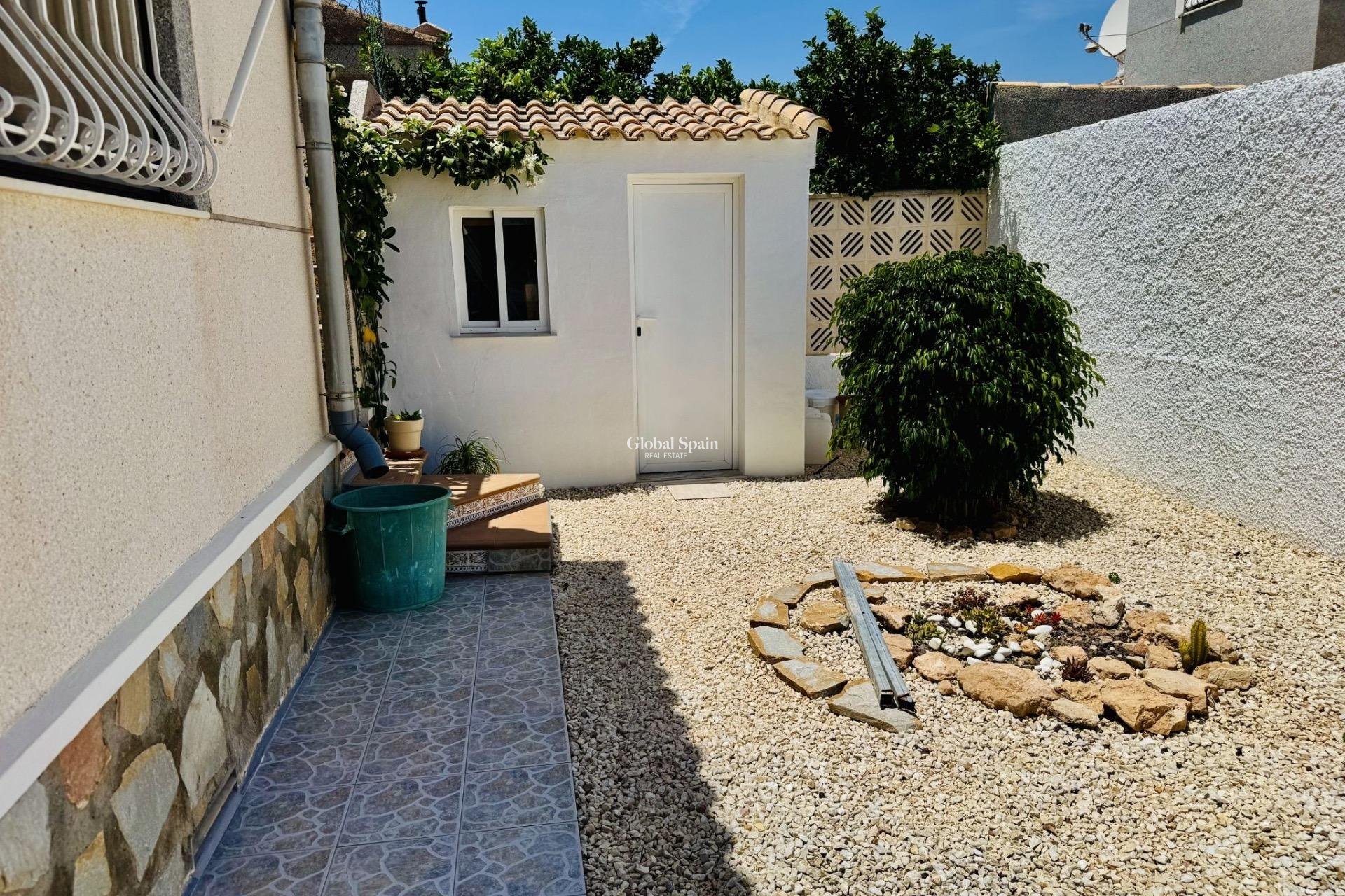Odsprzedaż - WILLA  -
TORREVIEJA - 