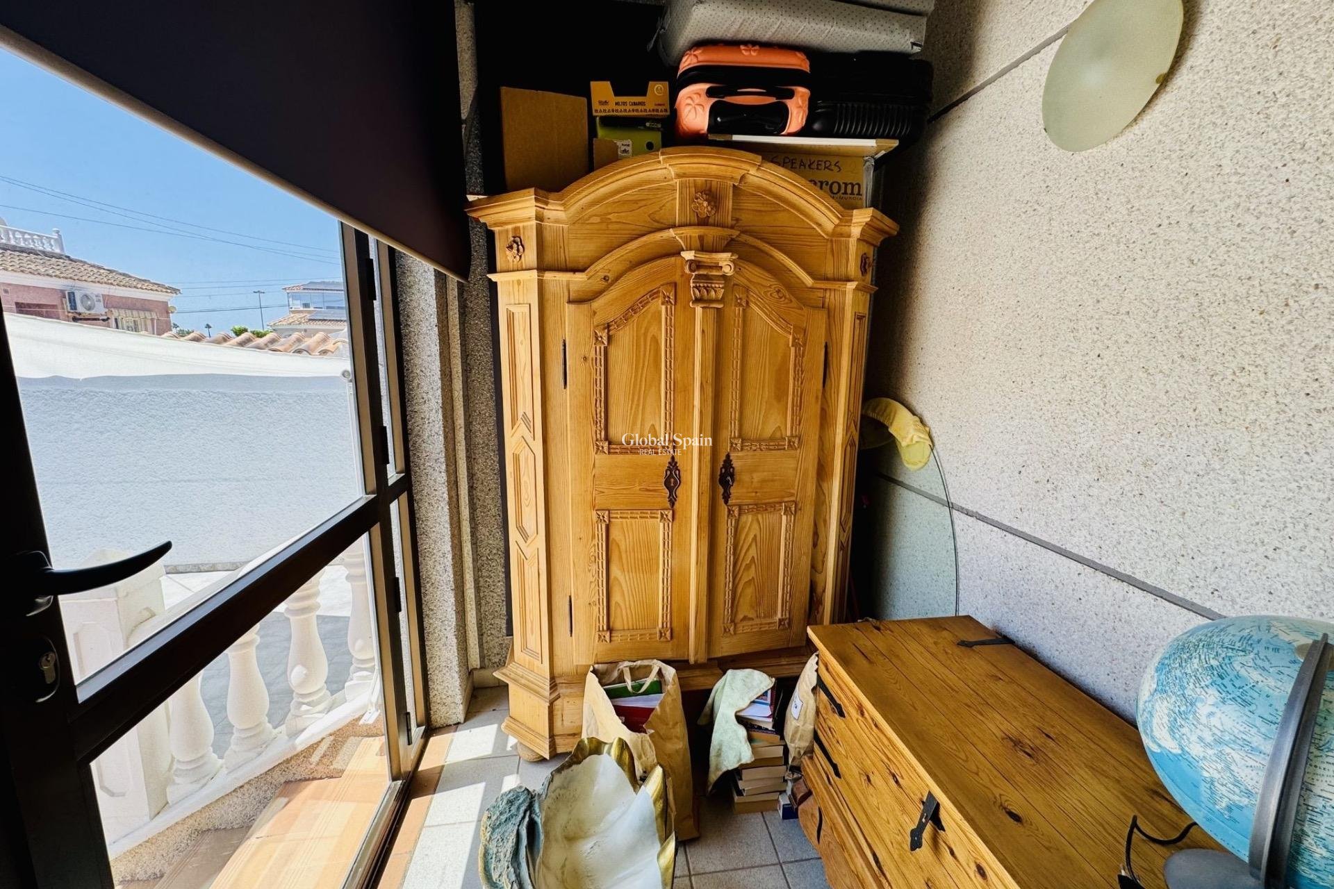 Odsprzedaż - WILLA  -
TORREVIEJA - 